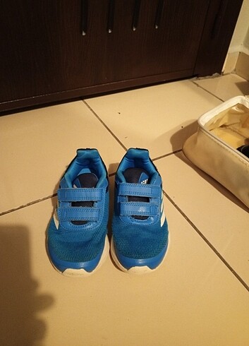 Adidas marka çocuk spor ayakkabı. 28 numara