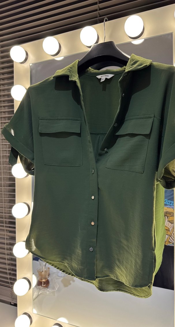 Düğmeli Haki Kadın Kısa Kollu Gömlek - Görsel 4