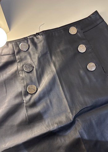 Düğmeli Siyah Deri Midi Etek - Görsel 2
