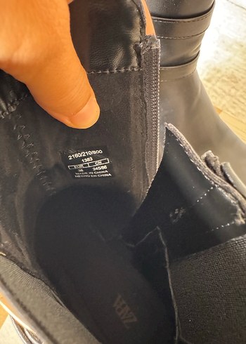 38 Beden Zara Siyah Tokalı Kadın Botu