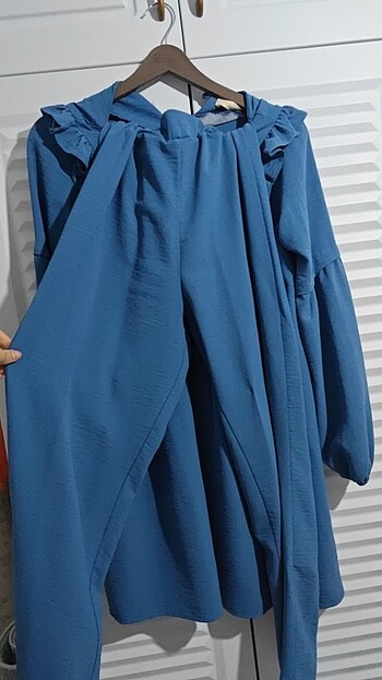 38 Beden mavi Renk İki takım tunik ve pantalon