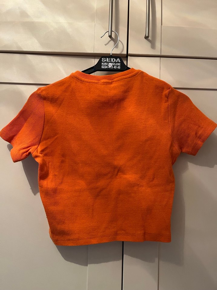 Turuncu Kısa Kollu Crop Top - Görsel 2