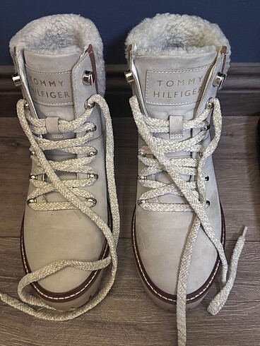 Tommy Hilfiger 38 numara bot