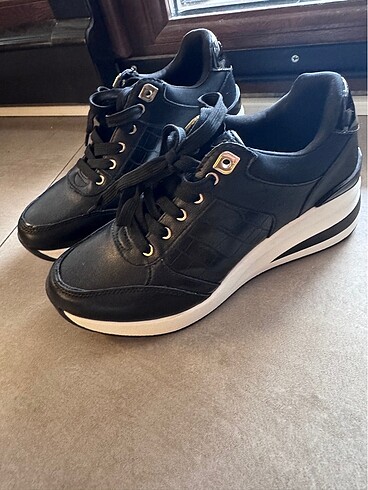 Aldo 37,5 numara dolgu topuk spor ayakkabı