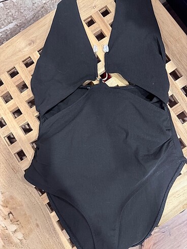 Zara halter yaka dekolteli body s beden