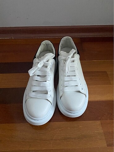 Alexander McQueen Sneaker