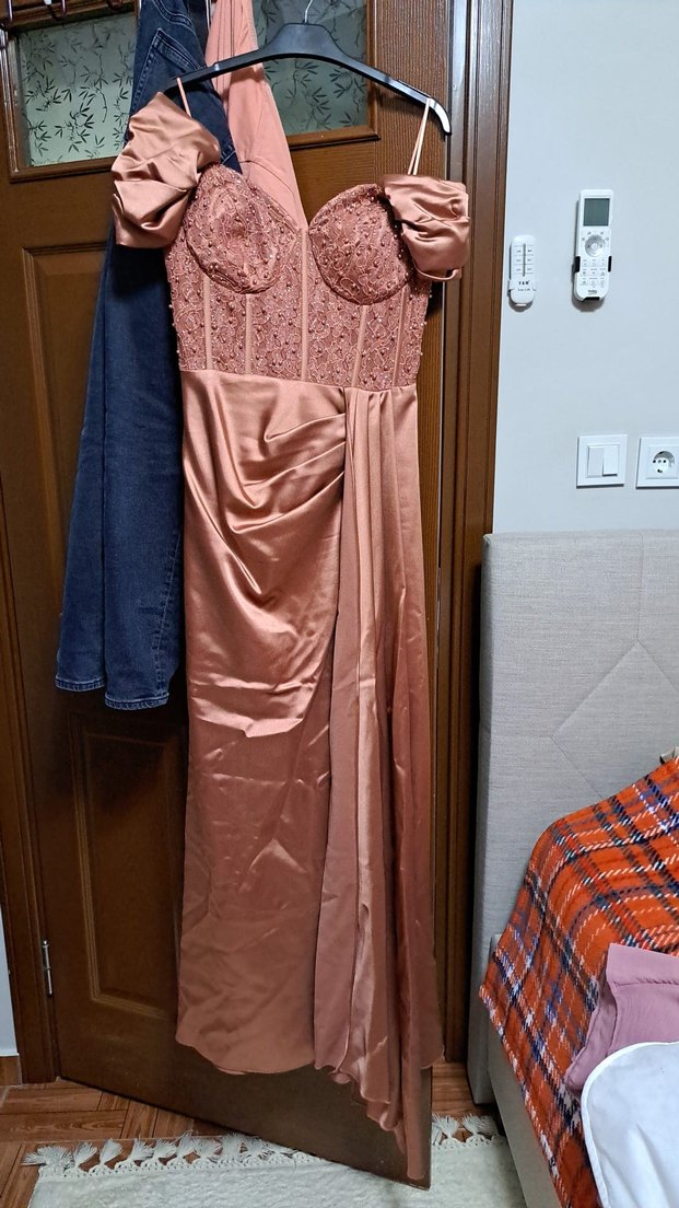 Camel Renk Drapeli Straplez Abiye Elbise - Görsel 3