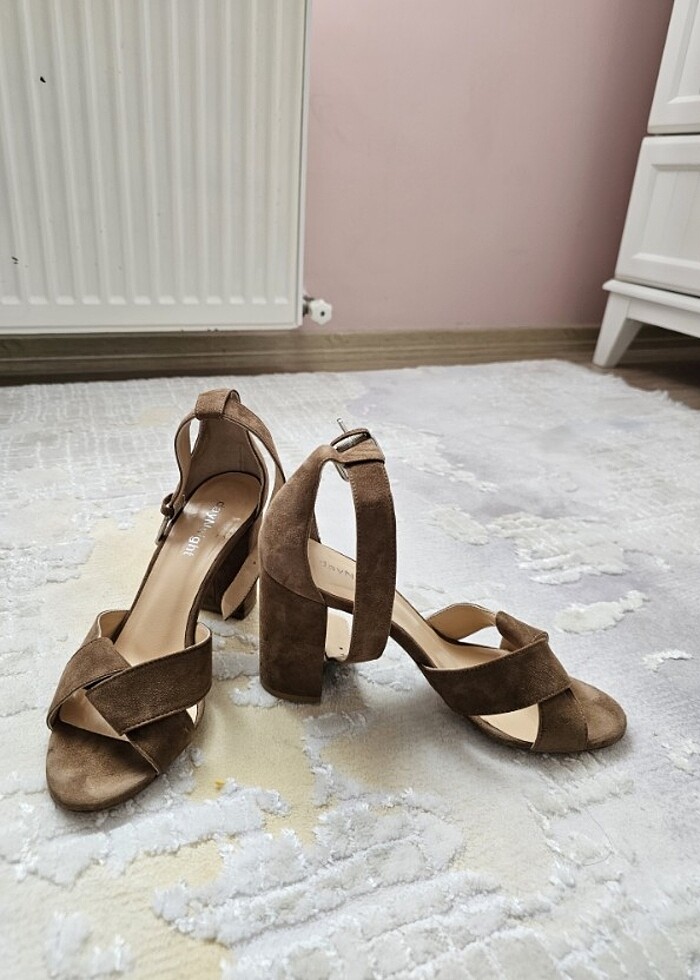 Topuklu ayakkabi - Görsel 4