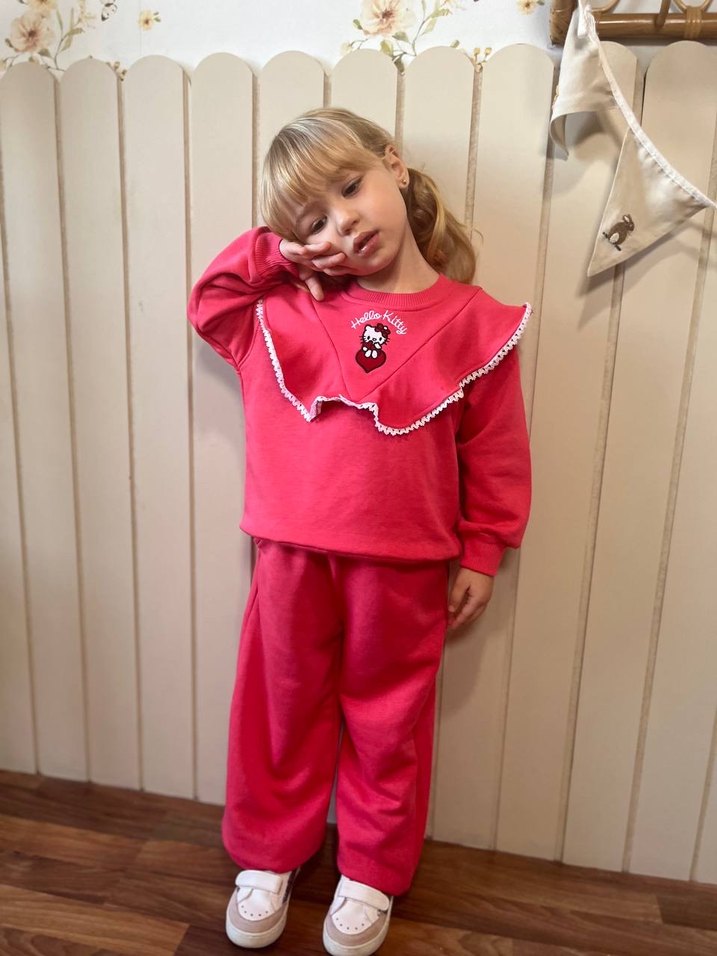 Kız Çocuk Pembe Fırfırlı Hello Kitty Sweatshirt ve Eşofman - Görsel 3