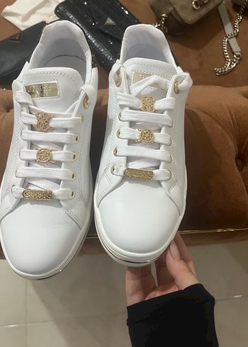 Guess Orjinal guess ayakkabı sadece mağazada denendi
