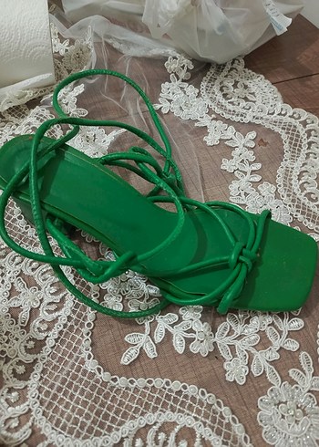 Diğer Yeşil Bağcıklı Stiletto Sandalet