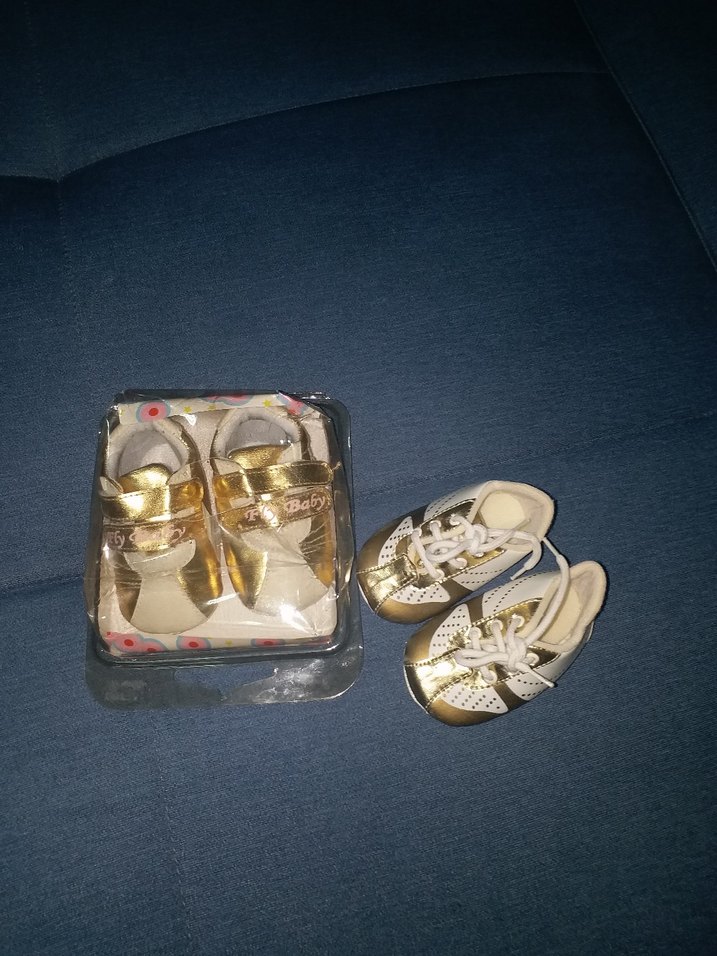Kız Bebek Altın Parlak İlk Adım Ayakkabısı - Görsel 3