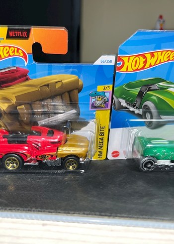 Renkli Hot Wheels Oyuncak Araba Seti