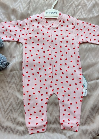 Uzun Kollu Pembe Kalp Desenli Bebek Tulumu - Görsel 2