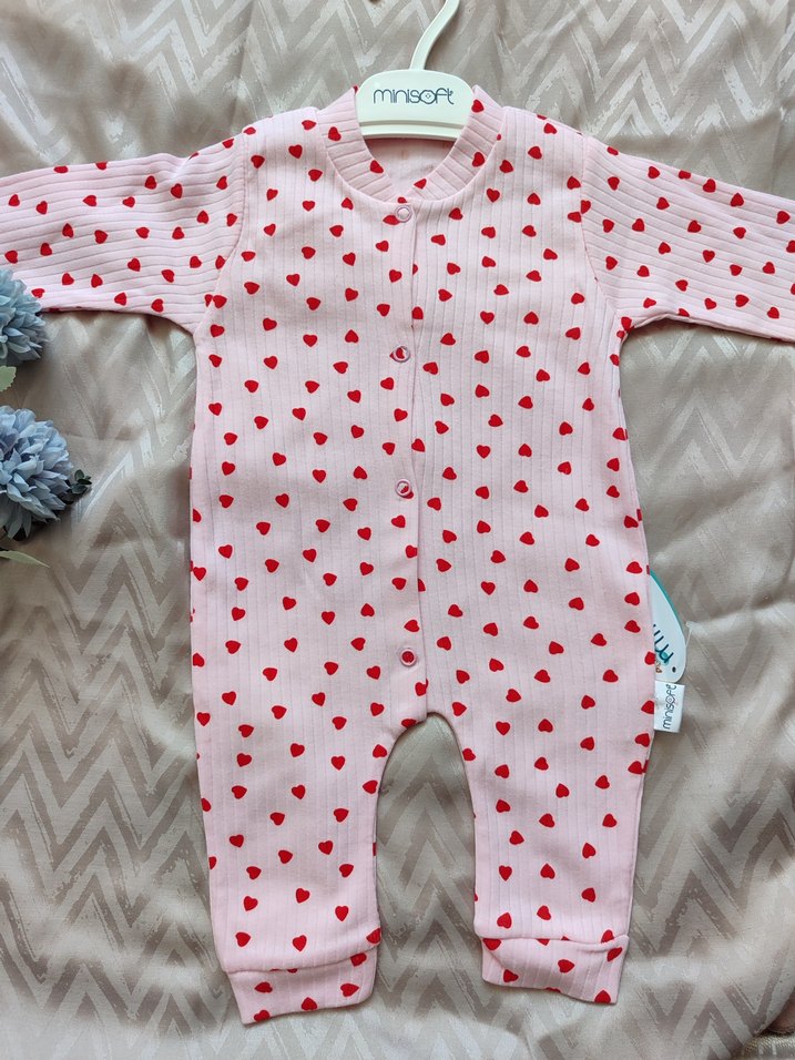 Uzun Kollu Pembe Kalp Desenli Bebek Tulumu - Görsel 2