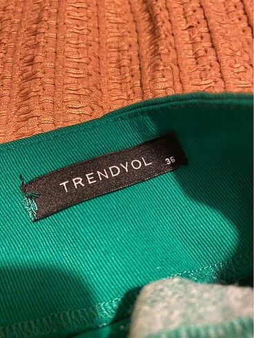 Trendyol & Milla Trendyol yeşil etek kumaş