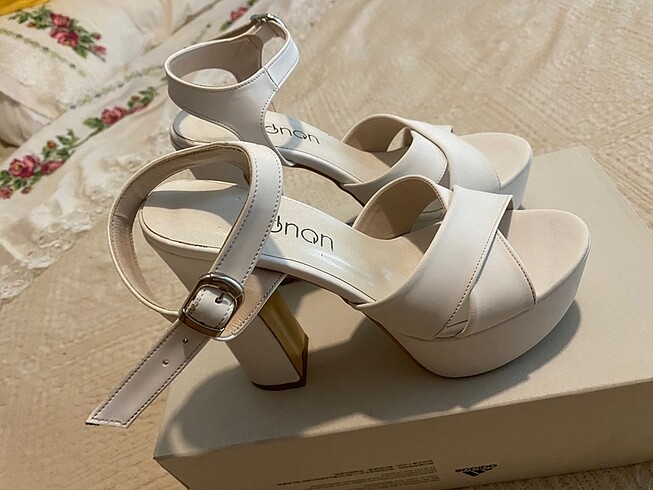 36 numara tam beyaz topuklu ayakkabı. - Görsel 2