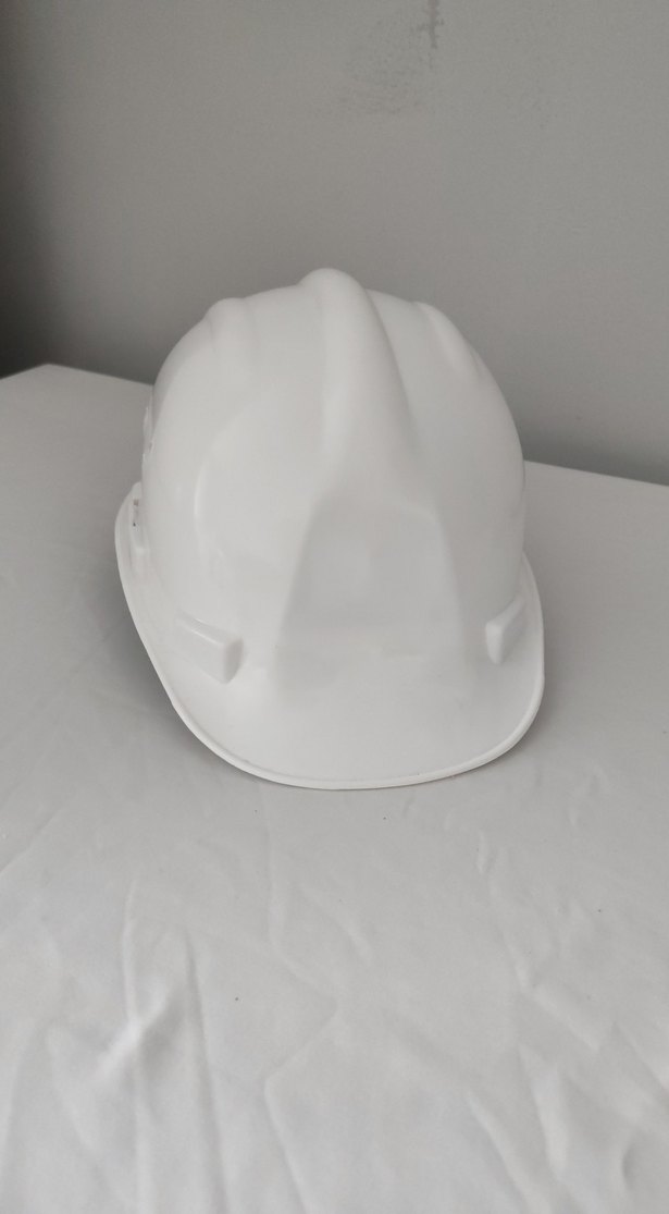 Beyaz Plastik Motosiklet Kaskı - Görsel 3