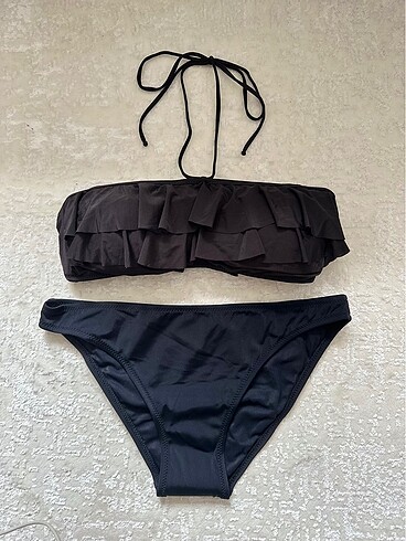 Siyah Volanlı Straplez Bikini Takımı