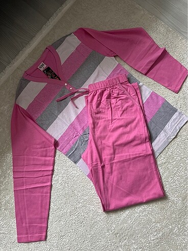 Çizgili Pembe Pijama Takımı