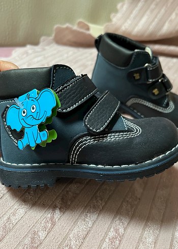 22 Beden Erkek Çocuk Botu