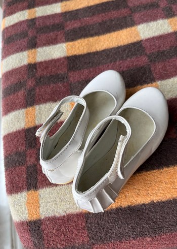 Kız Çocuk Beyaz Fırfırlı Topuklu Ayakkabı - Görsel 4