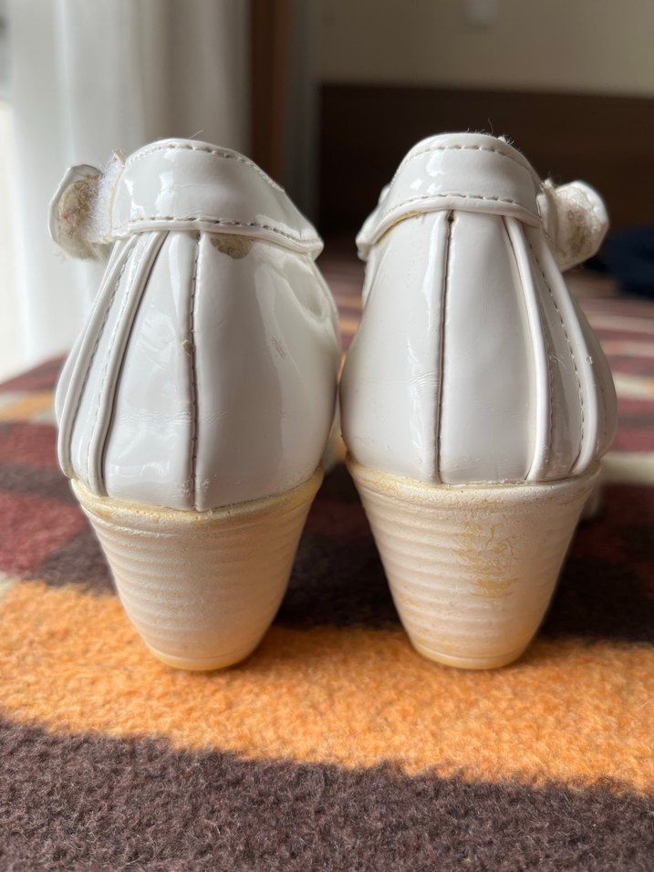 Kız Çocuk Beyaz Fırfırlı Topuklu Ayakkabı - Görsel 5