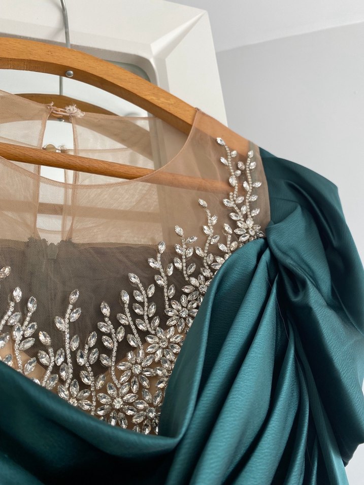 Turkuaz Drapeli İşlemeli Uzun Elbise - Görsel 5