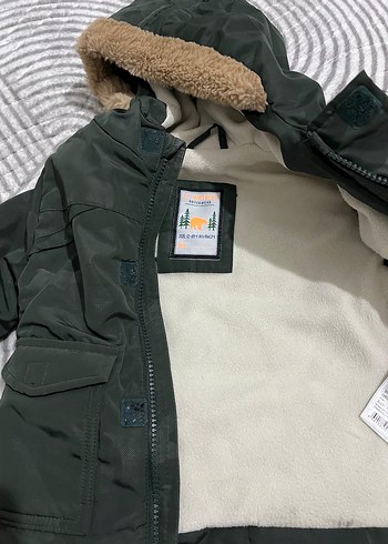 Erkek Çocuk Kamuflajlı Kürklü Koyu Yeşil Mont - Görsel 2