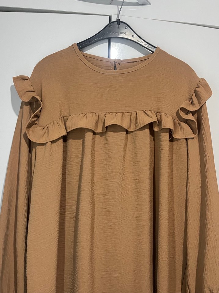 Uzun Kollu Bej Fırfırlı Keten Tunik - Görsel 2