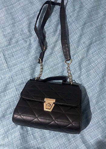 Siyah Deri Kapaklı Kadın Çanta - Görsel 2