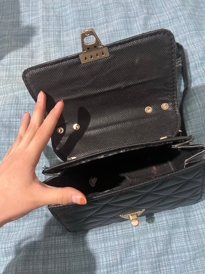 Siyah Deri Kapaklı Kadın Çanta - Görsel 3