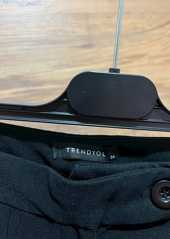 Kadın Siyah Midi Kumaş Pantolon - Görsel 3