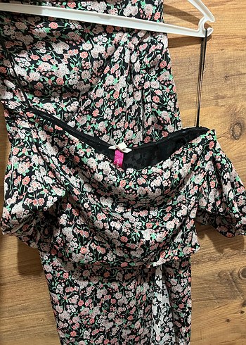 Çiçek Desenli Mini Straplez Tulum - Görsel 2