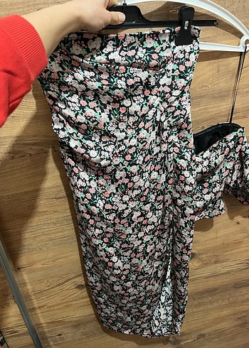 Çiçek Desenli Mini Straplez Tulum - Görsel 3