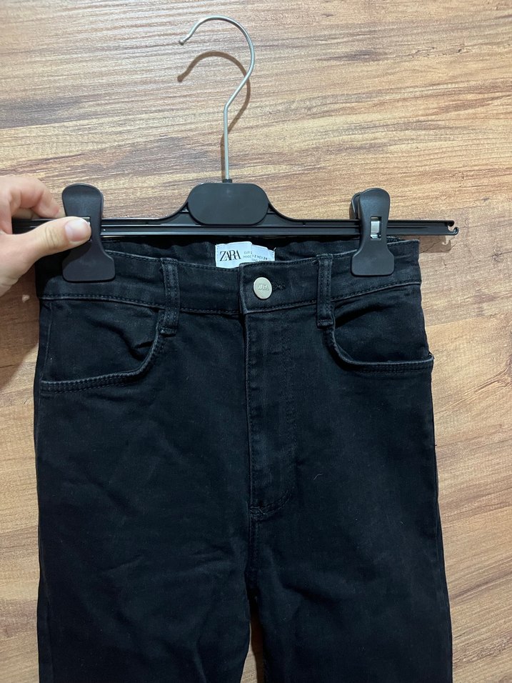 Kadın Siyah Düğmeli Dar Kesim Midi Kot Pantolon - Görsel 2