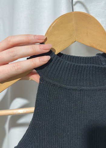 Yüksek Yakalı Kolsuz Siyah Kadın Triko Bluz - Görsel 2