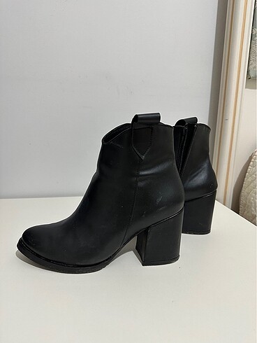 Topuklu Bot - Görsel 5