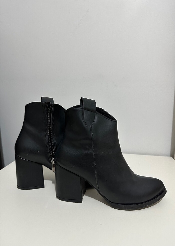 Topuklu Bot - Görsel 3