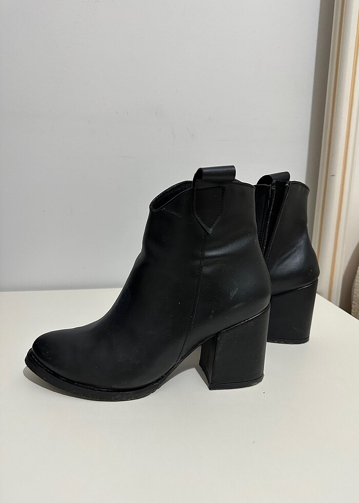 Topuklu Bot - Görsel 5