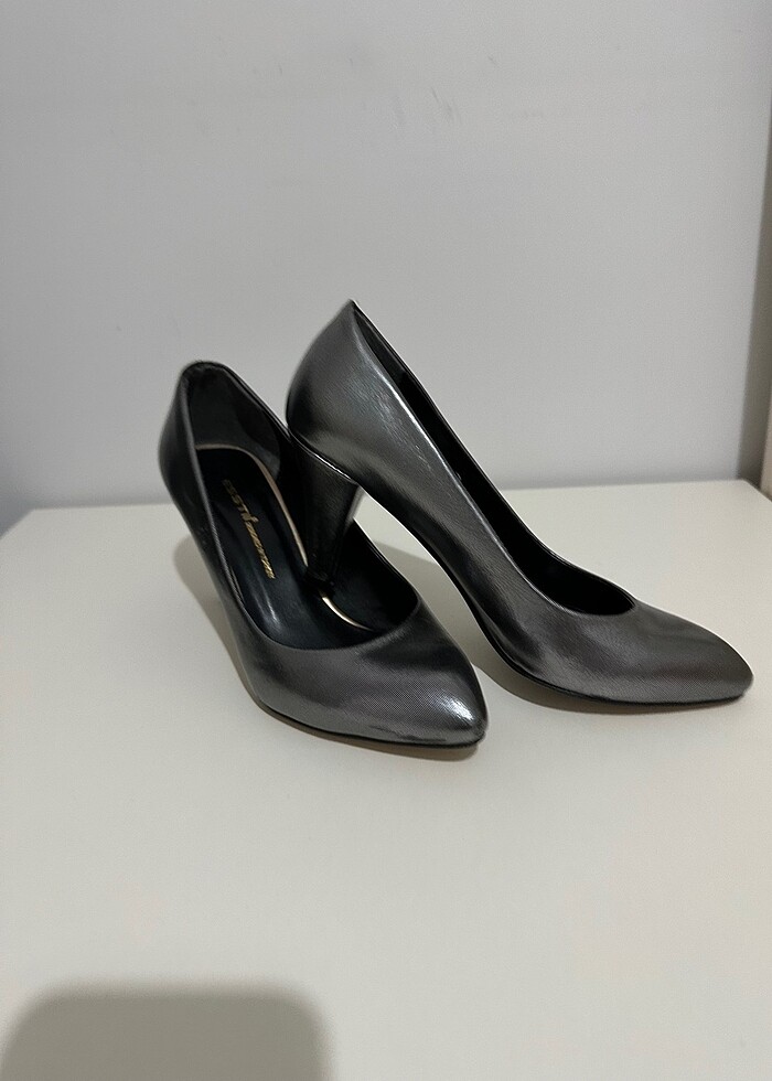 Antrasit topuklu ayakkabı - Görsel 3