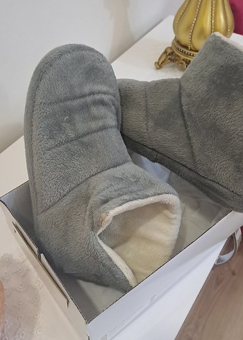 Düğmeli Gri bayan Ev Botu - Görsel 2