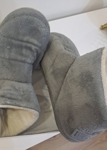 Düğmeli Gri bayan Ev Botu - Görsel 3