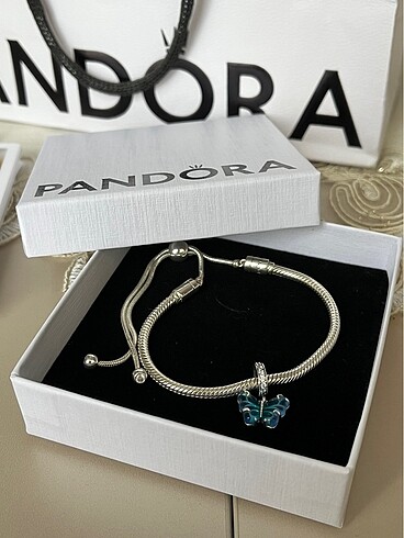Pandora bileklik ve charm