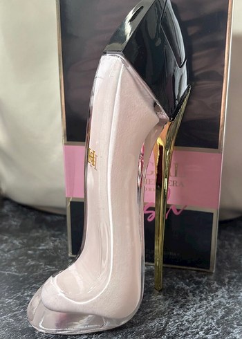  Beden Carolina Herrera Good Girl Blush Kadın Parfümü 80 ml