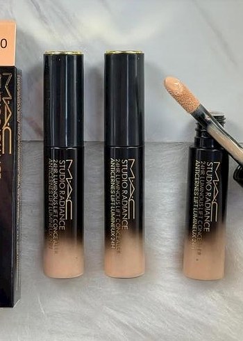 MAC Studio Radiance Kapatıcı - Açık Bej