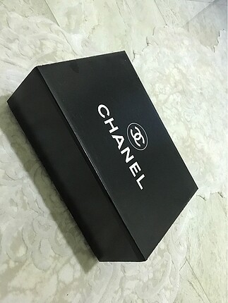 Chanel ayakkabı kutusu