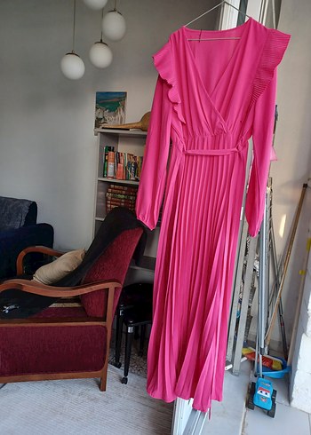 Pembe Piliseli Uzun Askılı Elbise - Görsel 3