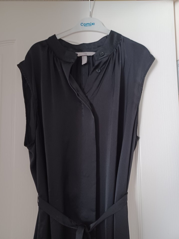 Siyah V Yaka Kolsuz Uzun Elbise - Görsel 3