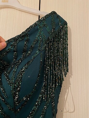 Alfabeta Haute couture zümrüt yeşili abiye